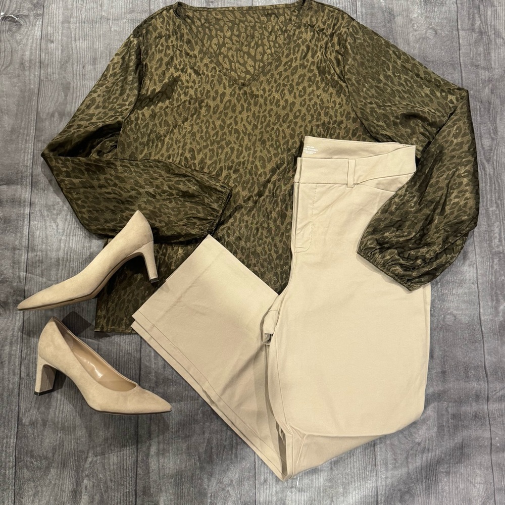 Old Navy High-Rise Pixie Beige Pants